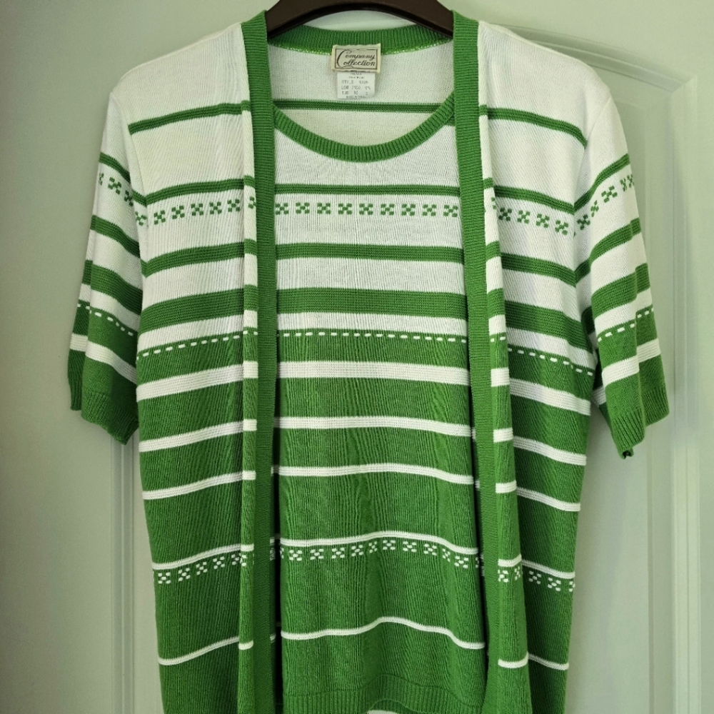 One Piece Green And White Spring Sweater